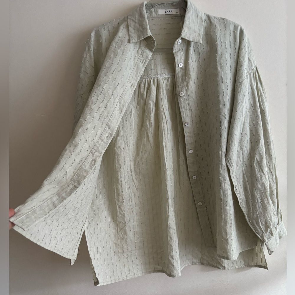 LARA Light Green Women’s Eyelet Oversized Button-Front Shirt Size M - Picture 9 of 16